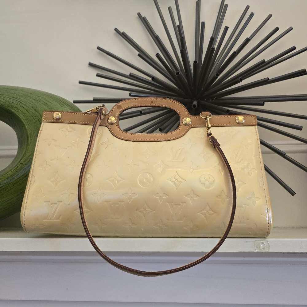 Louis Vuitton Vernis  2way  Roxbury Drive Yellow Satchel.